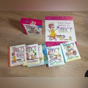 Fancy‎ Nancy Bountiful Box of Books Set of 6 + Poster HarperCollins 2009